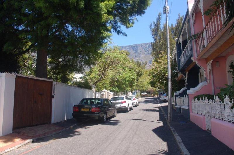 2 Bedroom Property for Sale in Gardens Western Cape